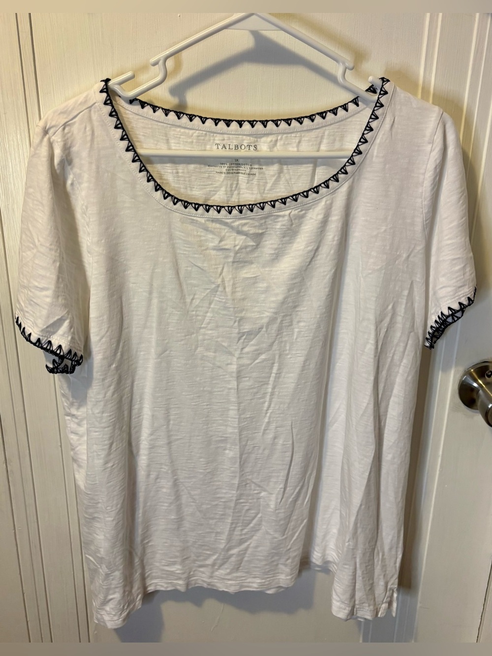 Talbots White Scoop Neck Short Sleeve Tee with Navy Trim